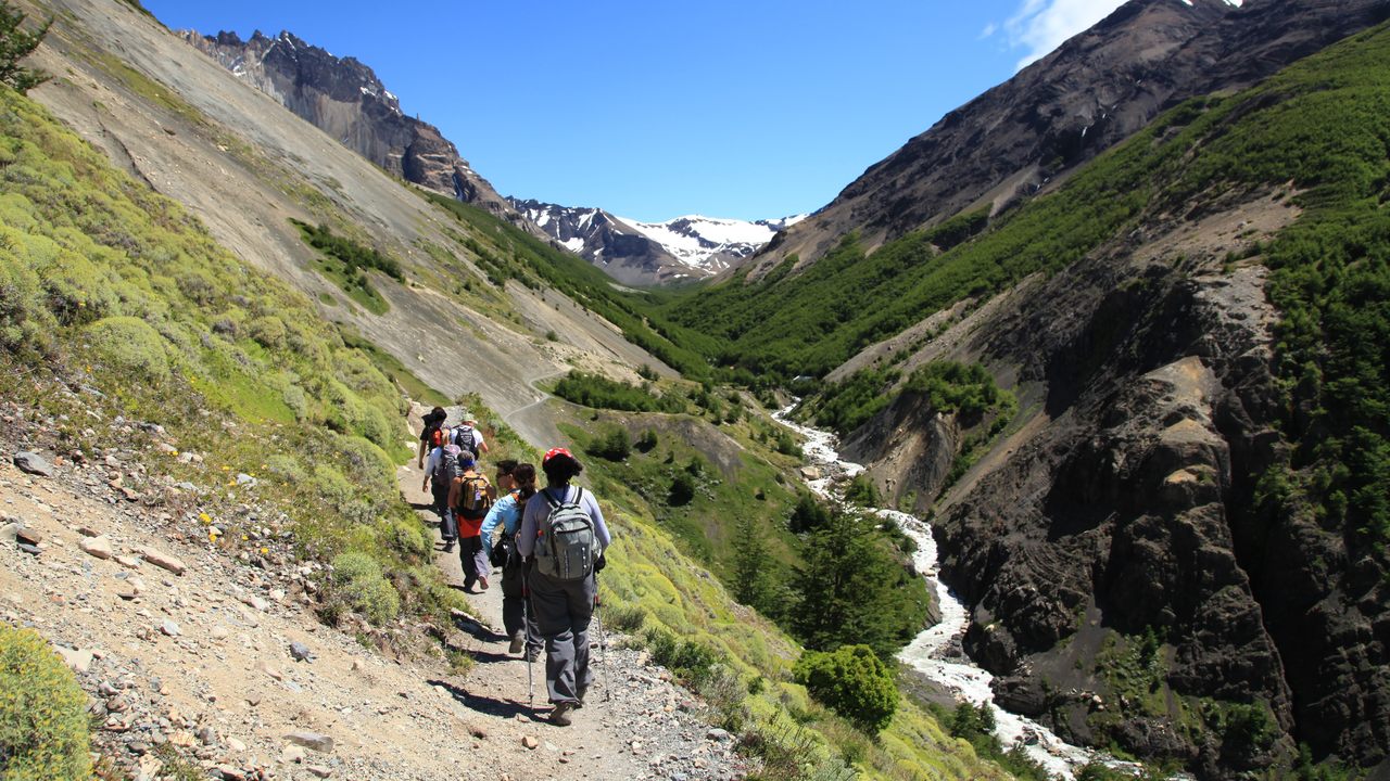 Caminhando para a Base de Las Torres del Paine.