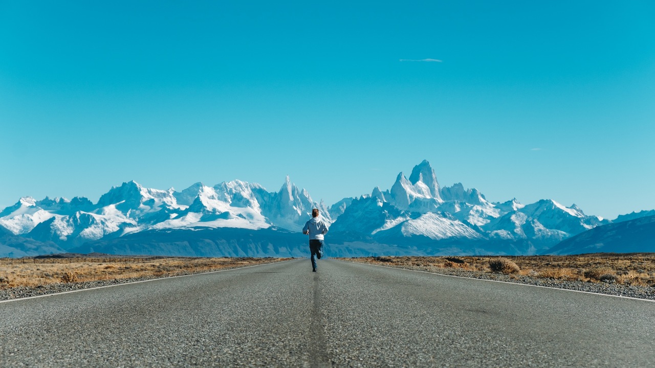 Estrada que leva até a entrada da cidade de El Chaltén.