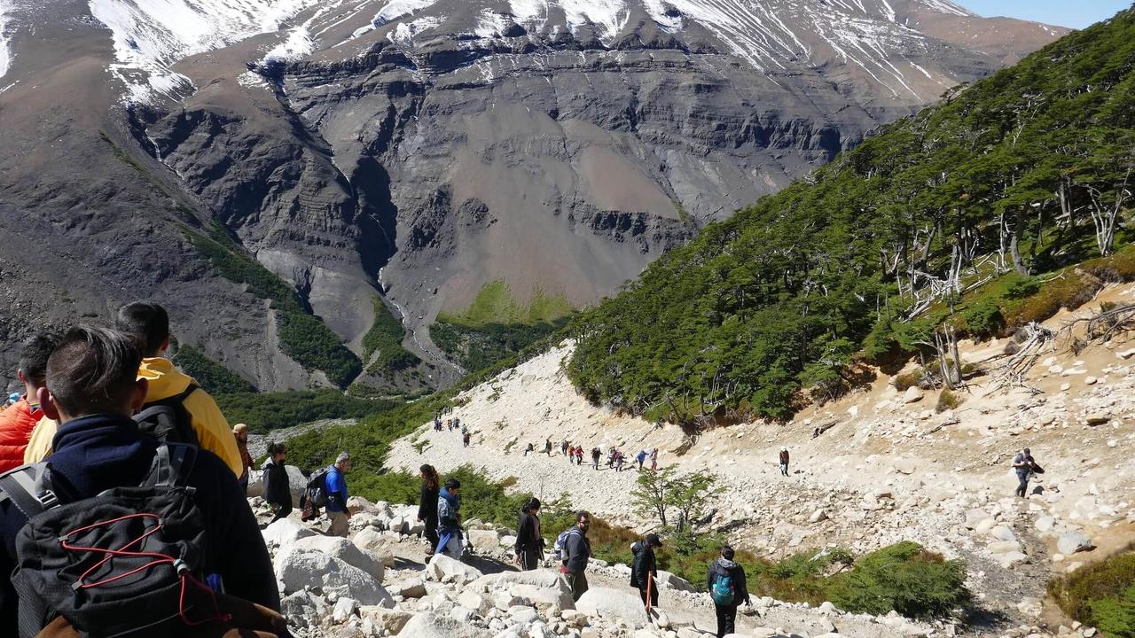 Trilha para a Base de Las Torres del Paine.