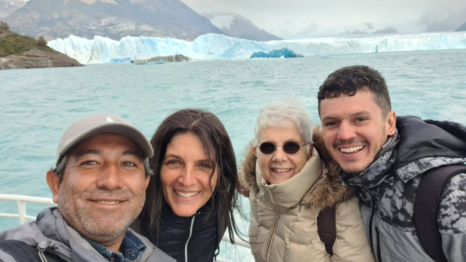 Navegando o Lago Argentino.